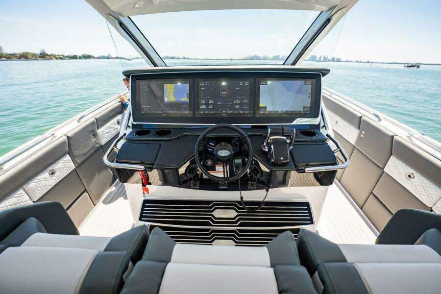 2024 Cigarette 42 Auroris