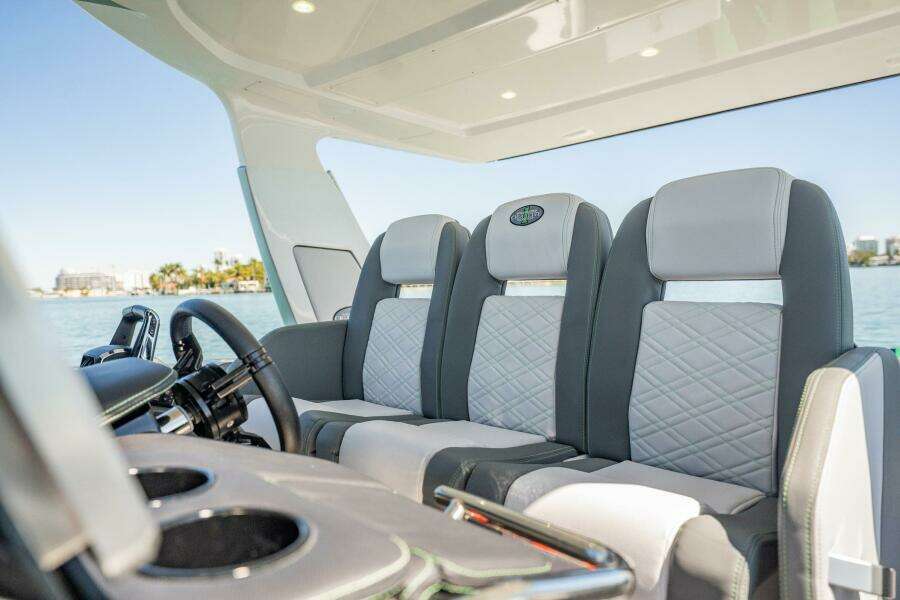 2024 Cigarette 42 Auroris