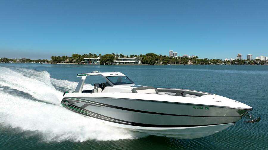 2024 Cigarette 42 Auroris