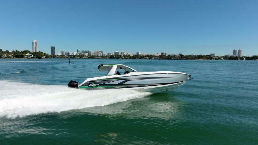 2024 Cigarette 42 Auroris