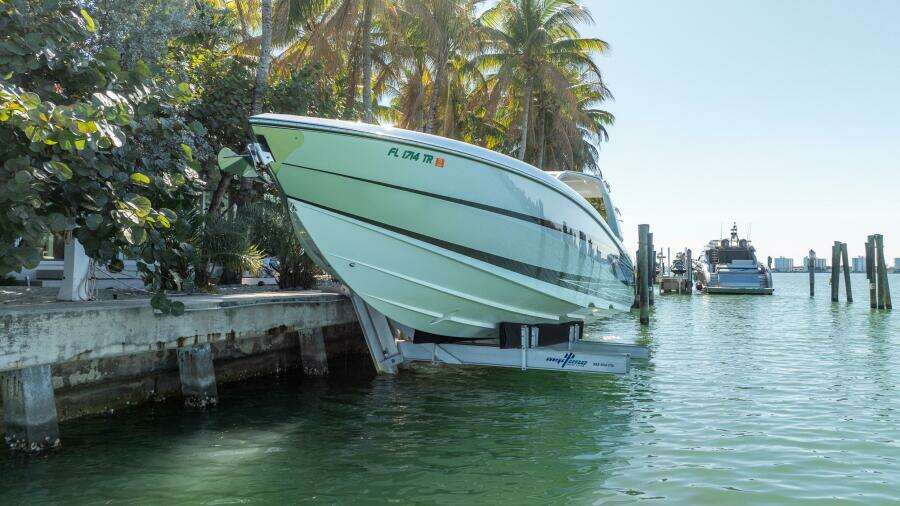 2024 Cigarette 42 Auroris