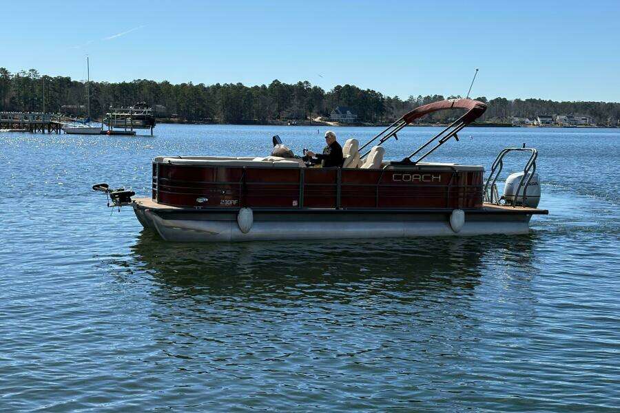 2018 Coach Pontoons 230 RF