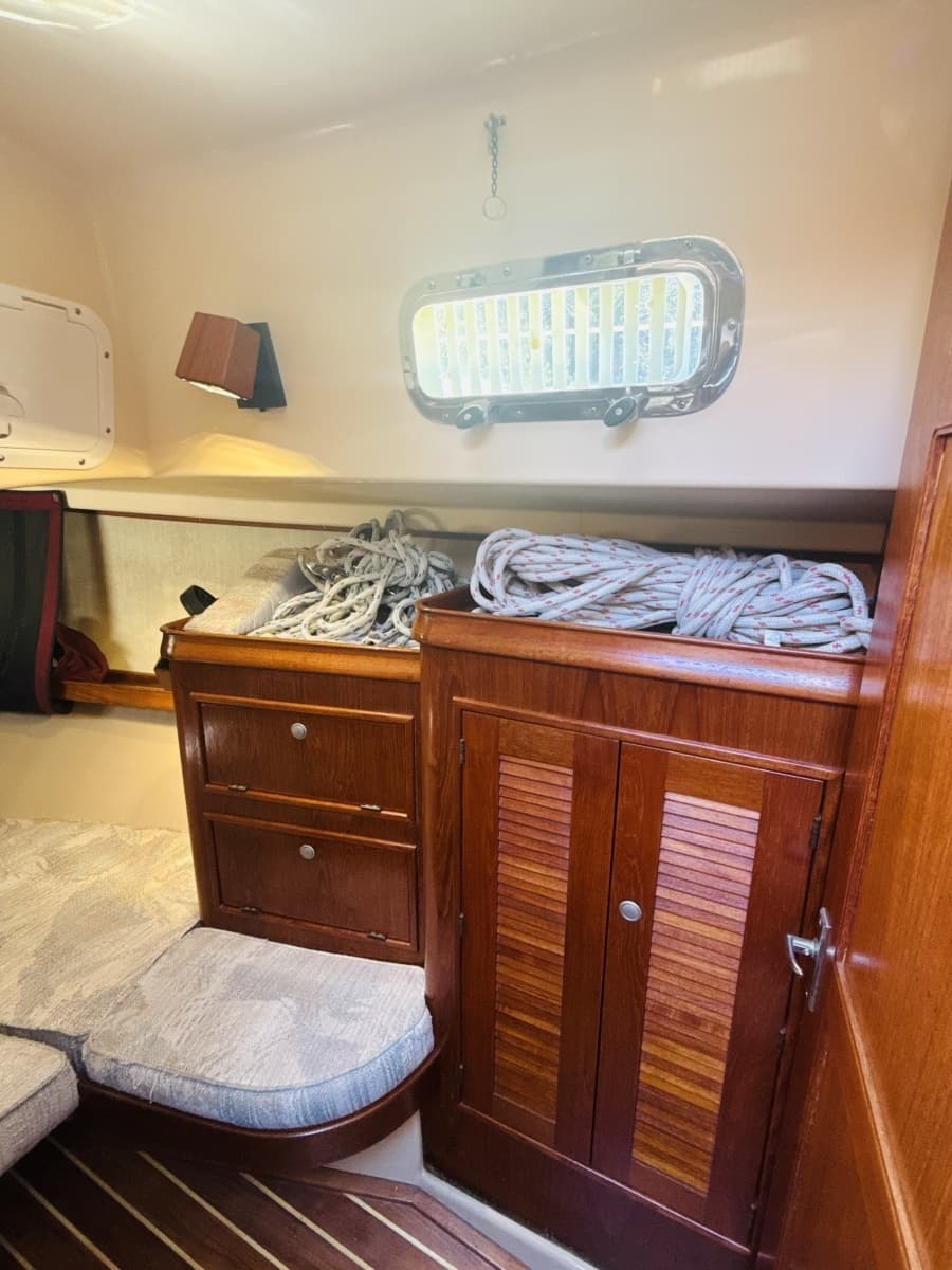 1995 Island Packet 37