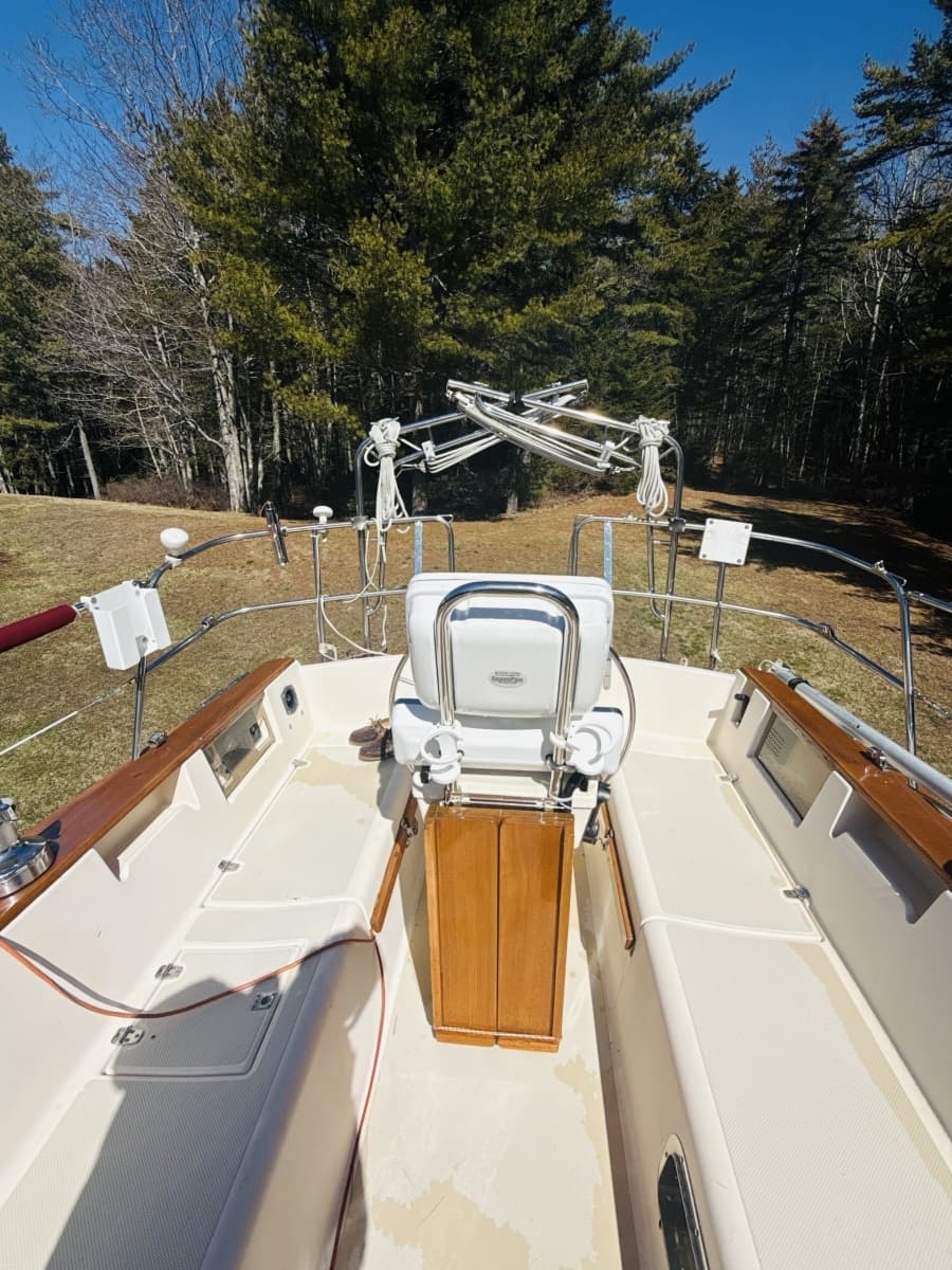 1995 Island Packet 37