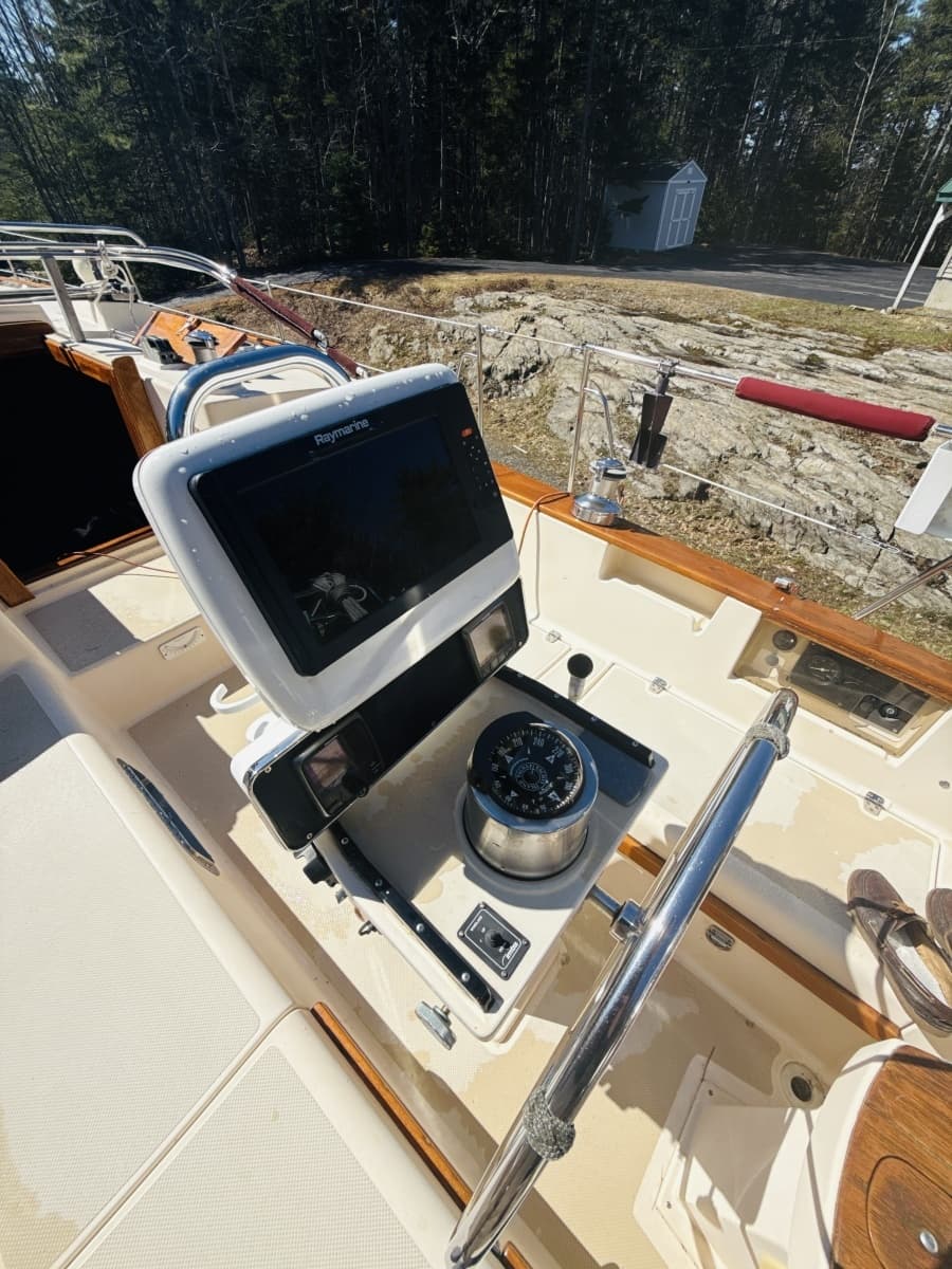 1995 Island Packet 37