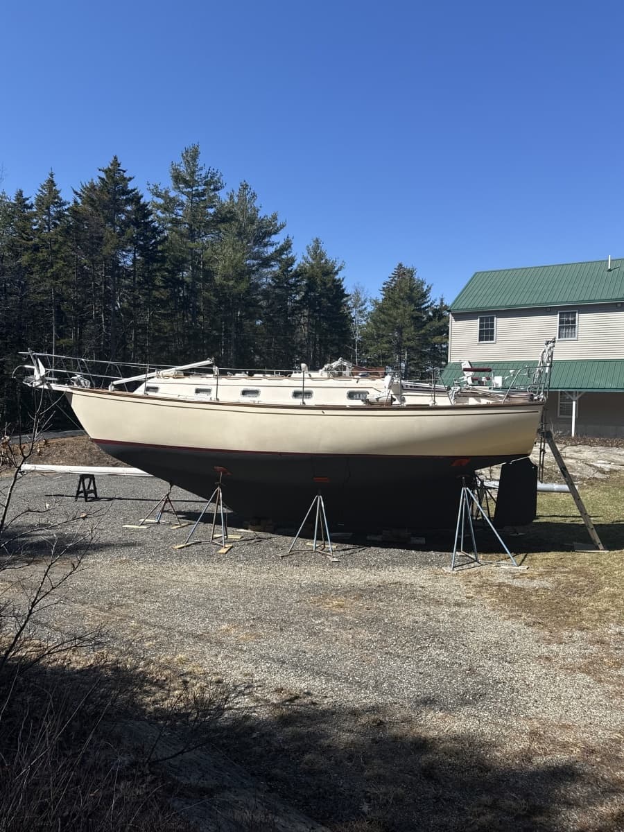 1995 Island Packet 37