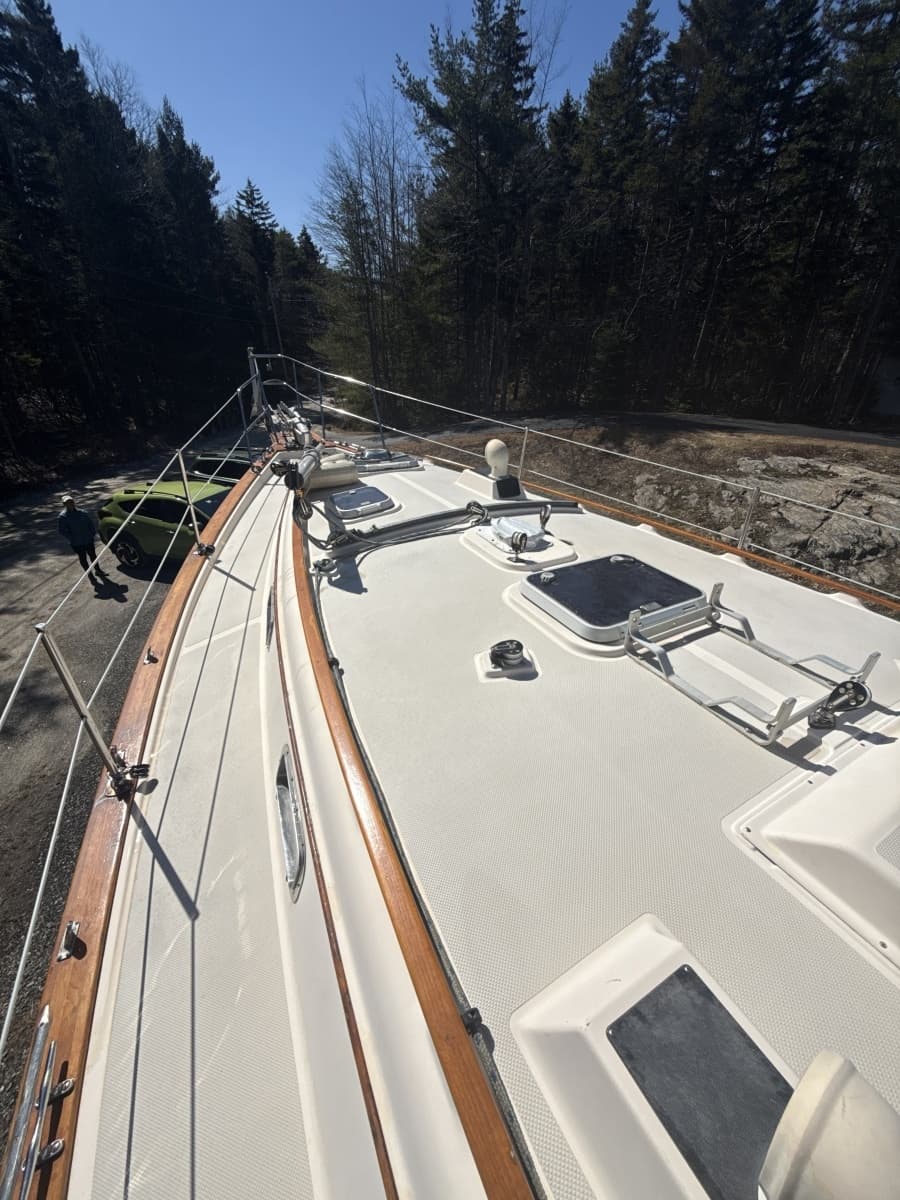 1995 Island Packet 37