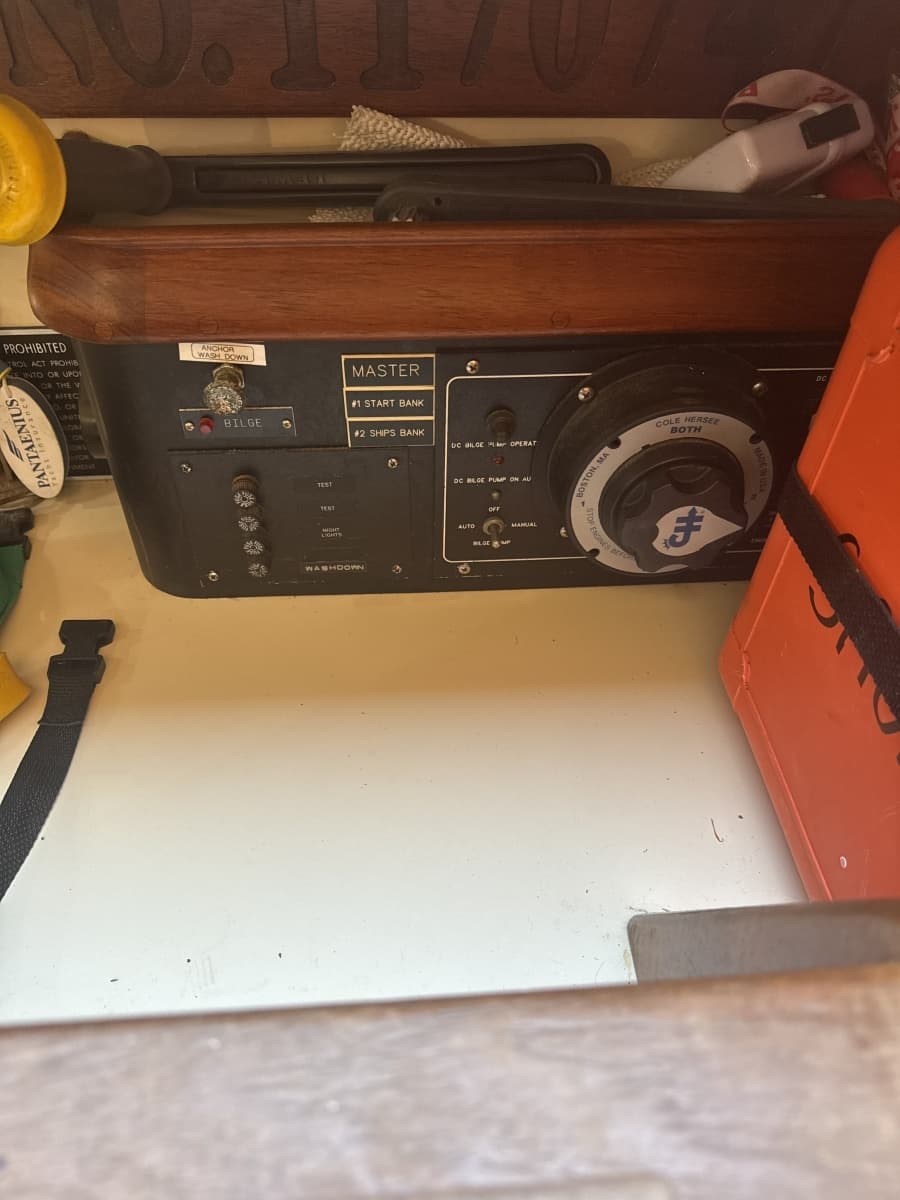 1995 Island Packet 37