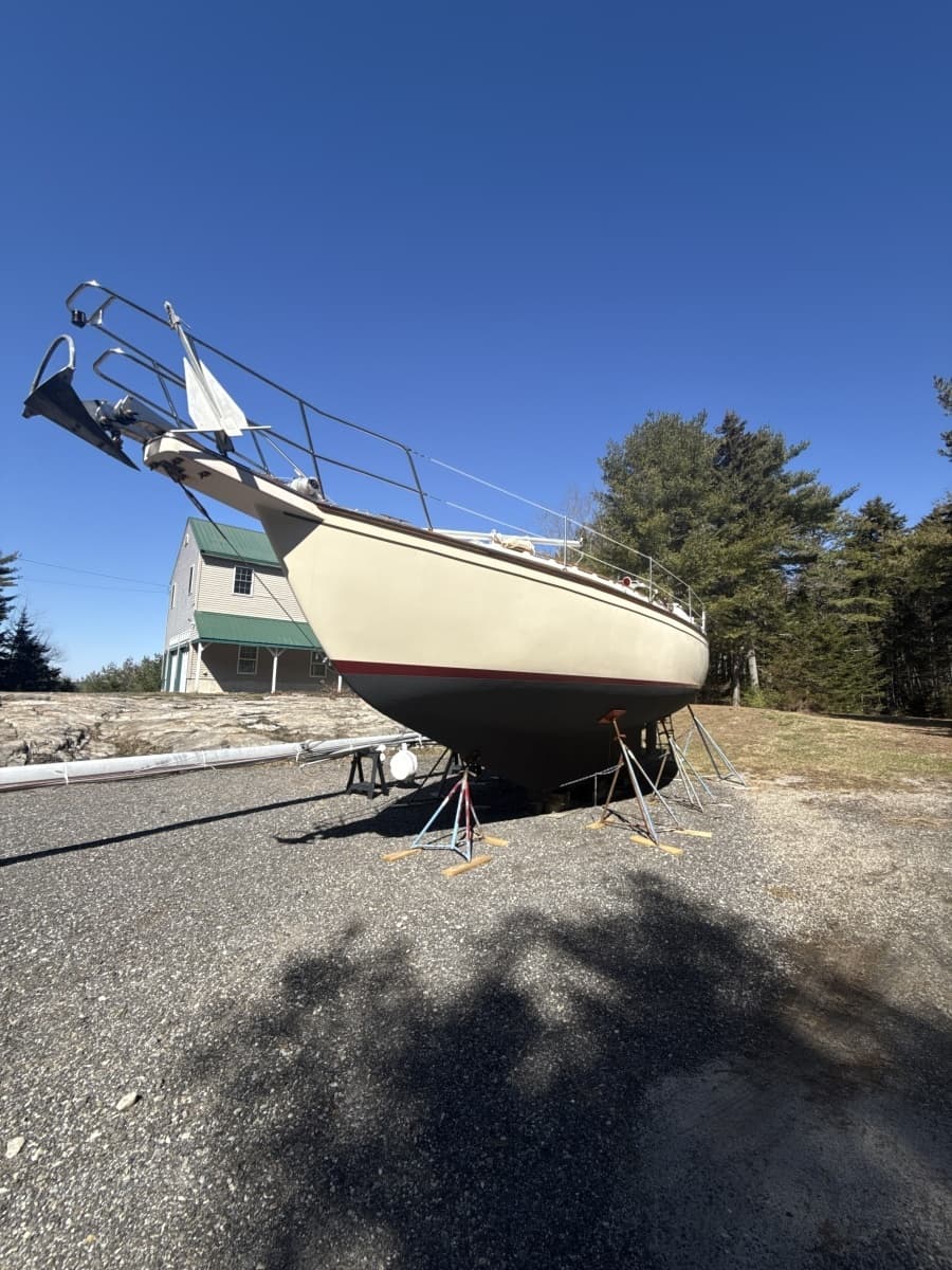 1995 Island Packet 37