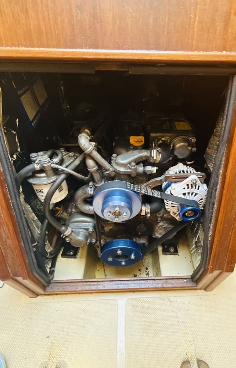 1995 Island Packet 37