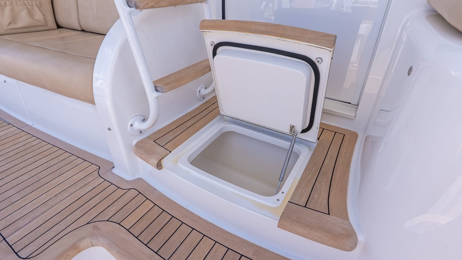 2017 Viking 62 Enclosed Bridge