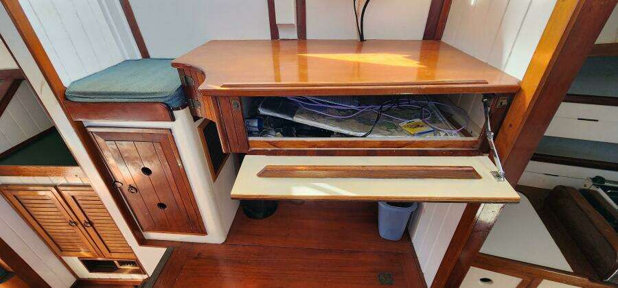 1996 Tillotson-Pearson Motorsailer 32