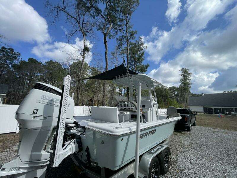 2023 Sea Pro 248 DLX