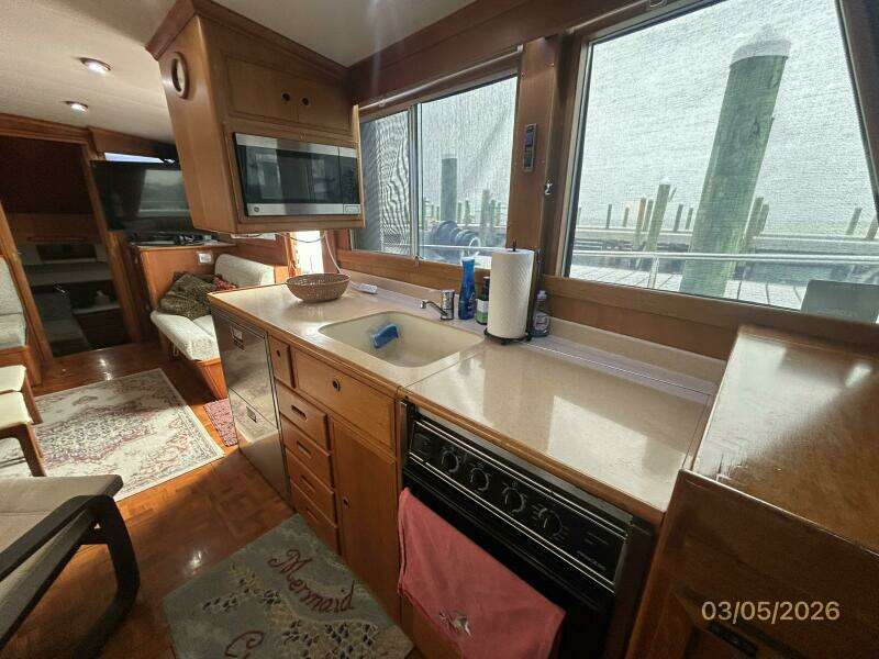 42' Grand Banks galley2