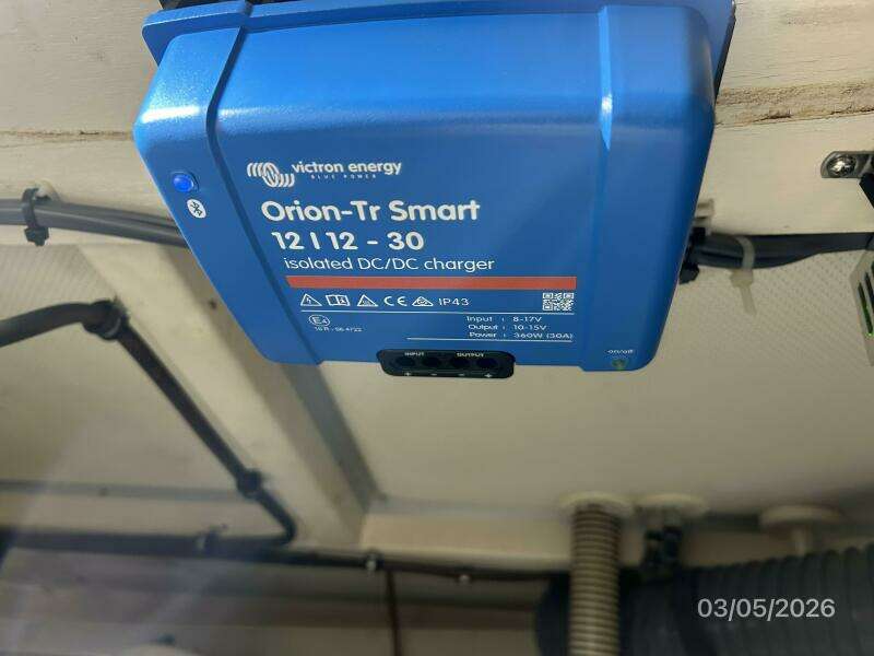 42' Grand Banks DC-DC charger