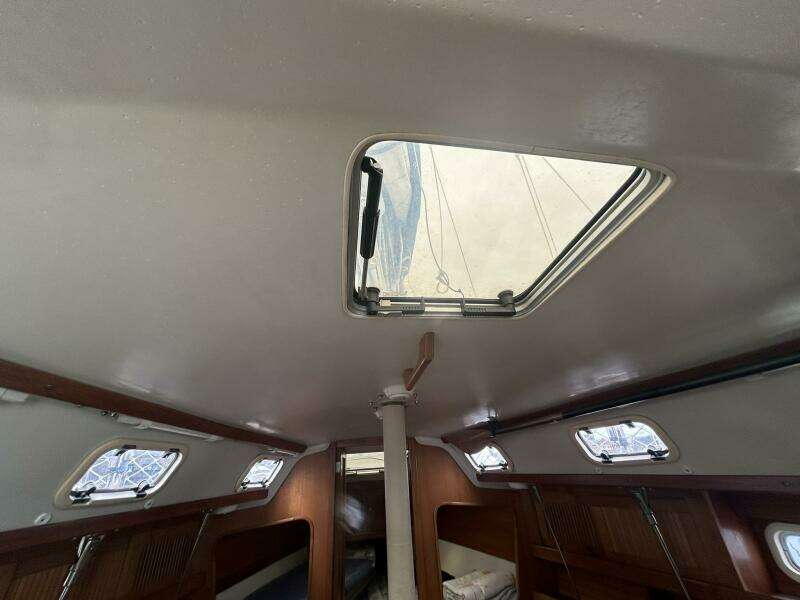 1995 Catalina 320 Study Hull
