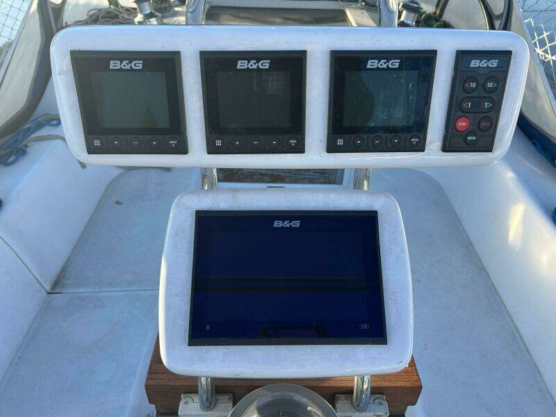 1995 Catalina 320 Study Hull