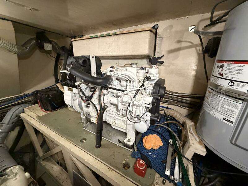 1975 Hatteras 58 LRC