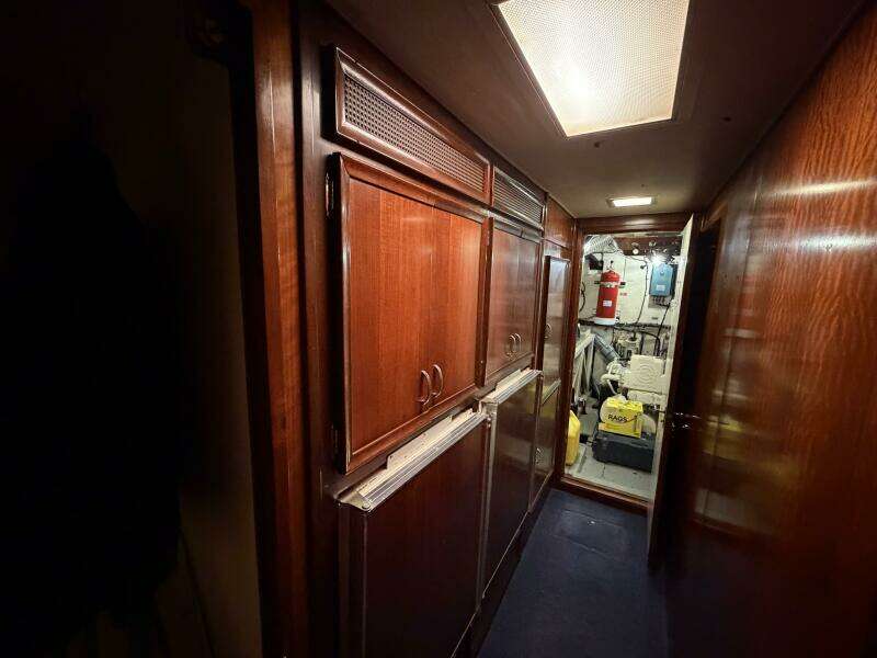 1975 Hatteras 58 LRC