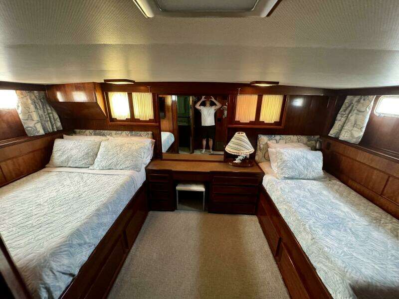 1975 Hatteras 58 LRC