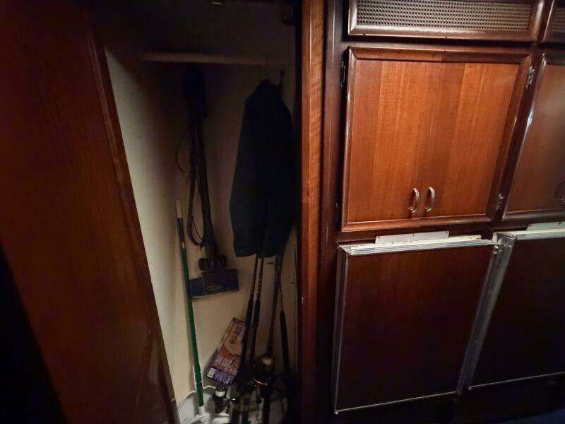 1975 Hatteras 58 LRC