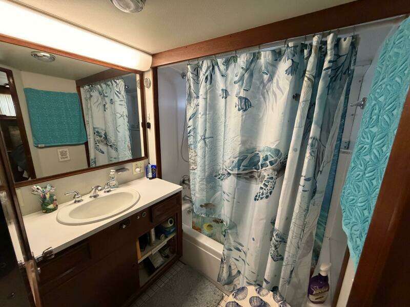 1975 Hatteras 58 LRC