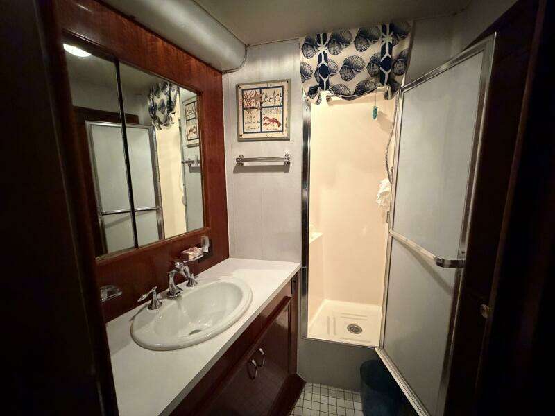 1975 Hatteras 58 LRC