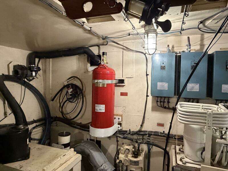 1975 Hatteras 58 LRC