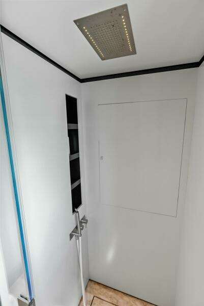 2023 Custom Line 33 Navetta