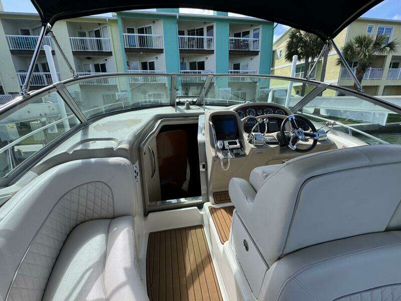 2002 Sea Ray 320 Sundancer