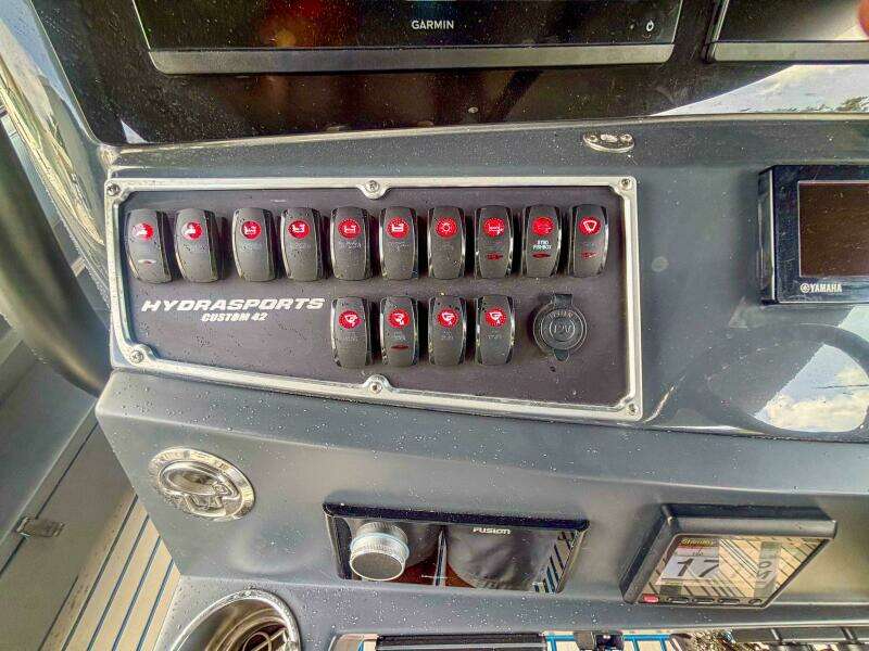 2016 Hydra-Sports 4200 Siesta