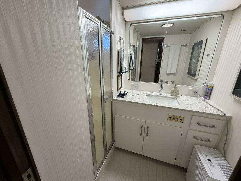 1987 Hatteras Motor Yacht