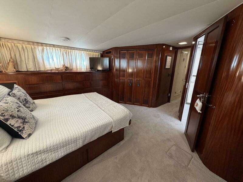1987 Hatteras Motor Yacht