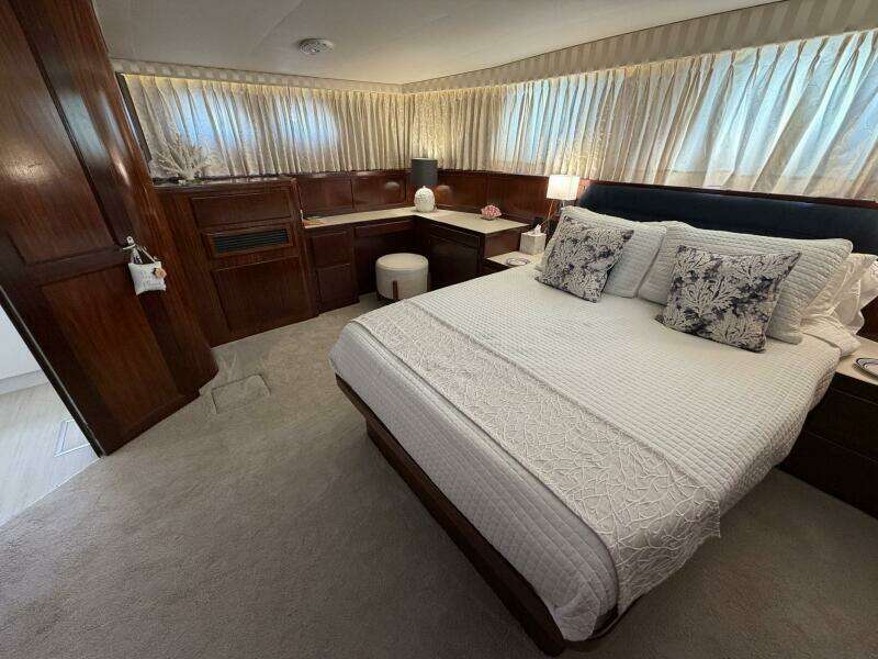 1987 Hatteras Motor Yacht
