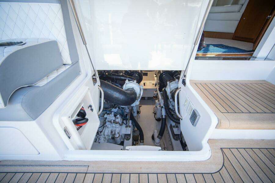 2009 Cabo 52 Flybridge