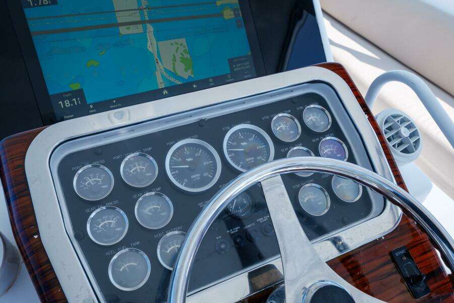 2002 Hatteras 50 Convertible 