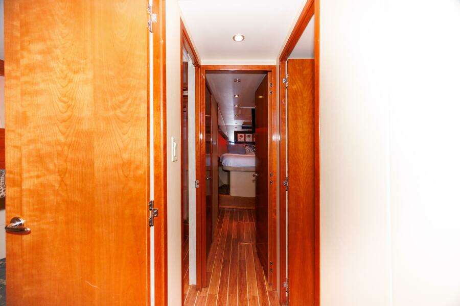 2002 Hatteras 50 Convertible 