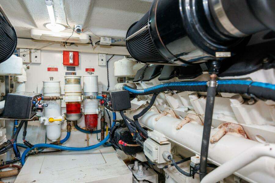 2002 Hatteras 50 Convertible 