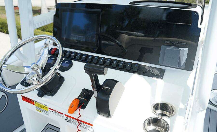 2024 Sea Hunt Ultra 229