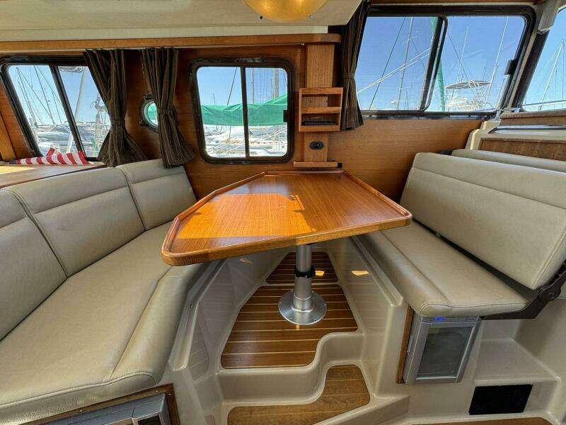 2012 Ranger Tugs R-29