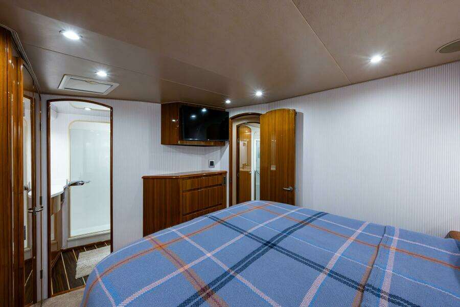 Viking 60 Bottom Line - Interior Stateroom