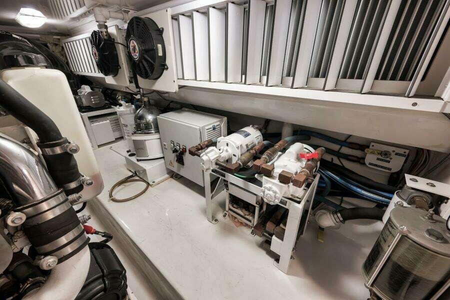 Viking 60 Bottom Line - Engine Room