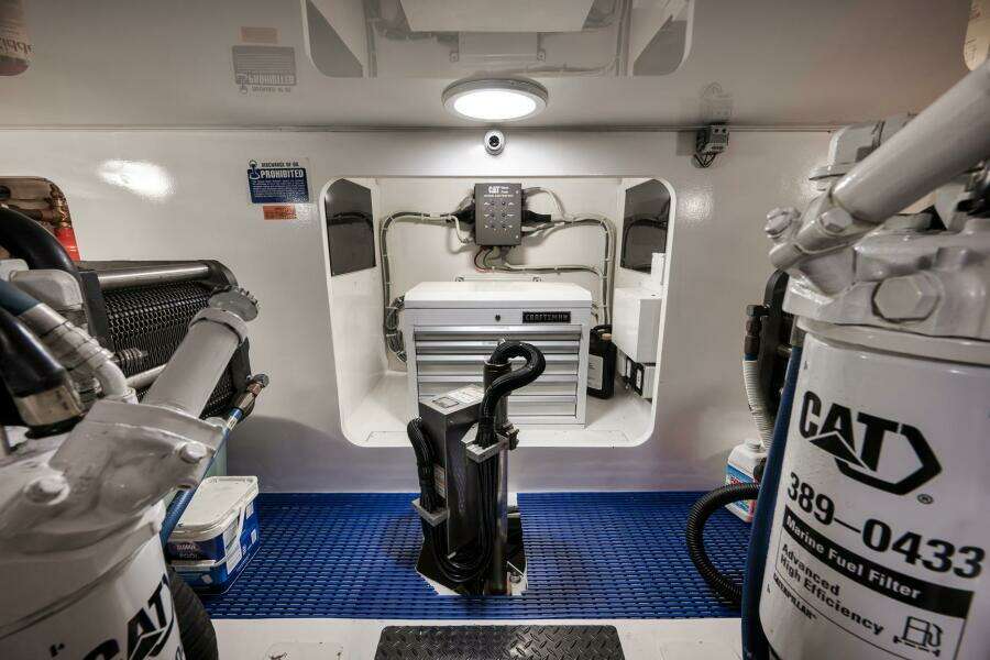 Viking 60 Bottom Line - Engine Room