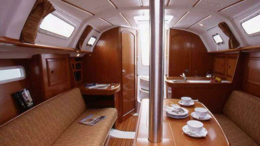 2003 Beneteau Oceanis 311 - Salon Aft