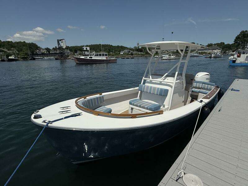 2017 Vanquish Bristol Harbor 23 CC