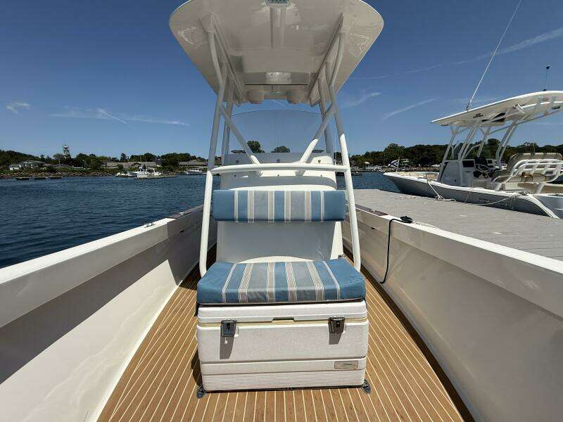 2017 Vanquish Bristol Harbor 23 CC