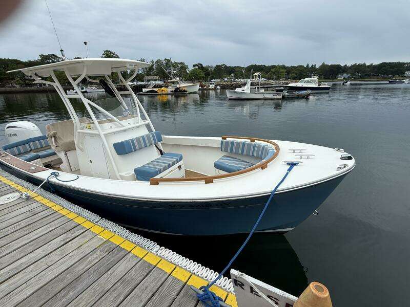 2017 Vanquish Bristol Harbor 23 CC