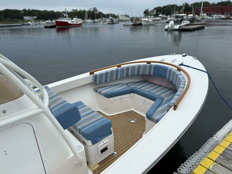 2017 Vanquish Bristol Harbor 23 CC