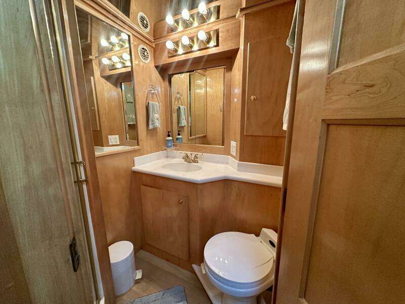 2000 Navigator 4600 Classic