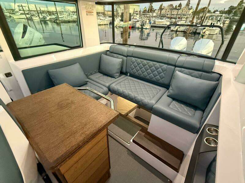 2022 Axopar 37 XC Cross Cabin